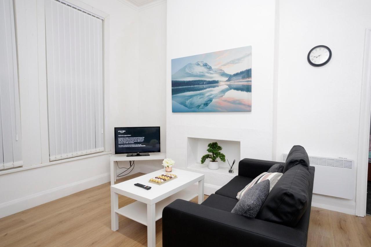 Kirkstall Serviced Apartments Leeds Лийдс Екстериор снимка