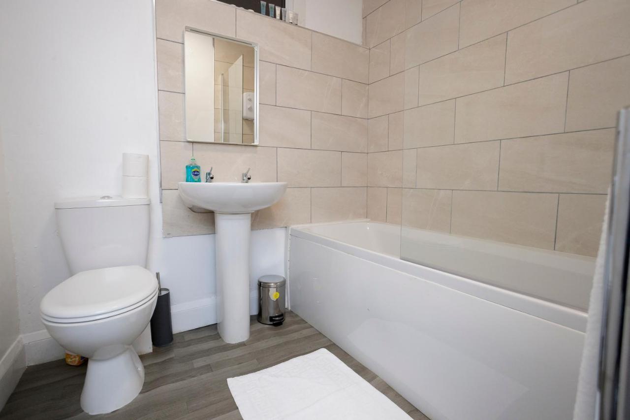 Kirkstall Serviced Apartments Leeds Лийдс Екстериор снимка